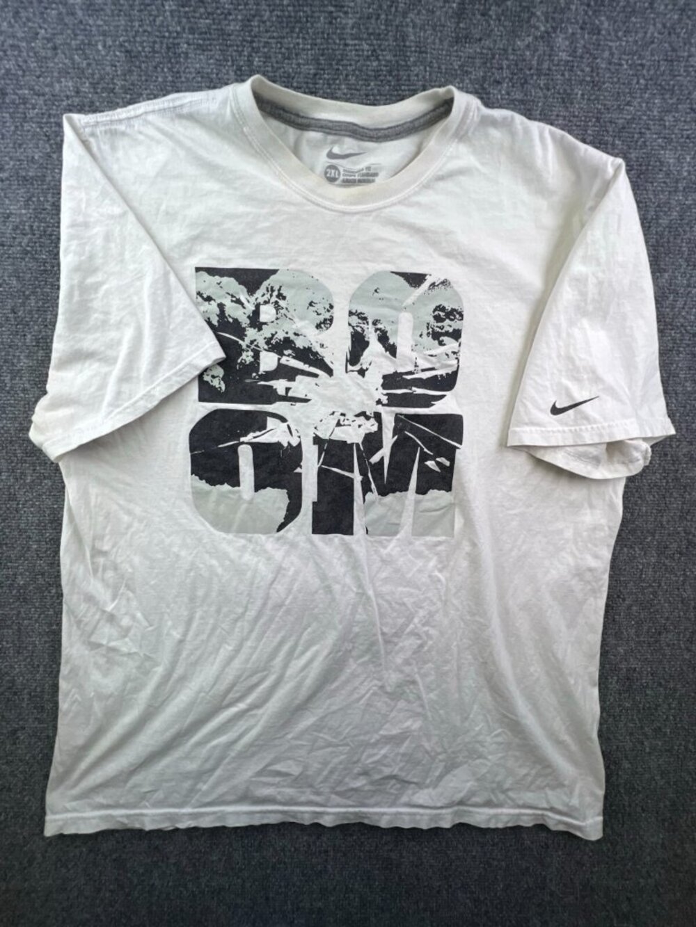 Nike 2XL Standard Fit Short Sleeve White T Shirt Men’s “BOOM” Print Logo Adult